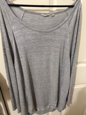 Athleta Light Gray Long Sleeve Scoop Neck Top